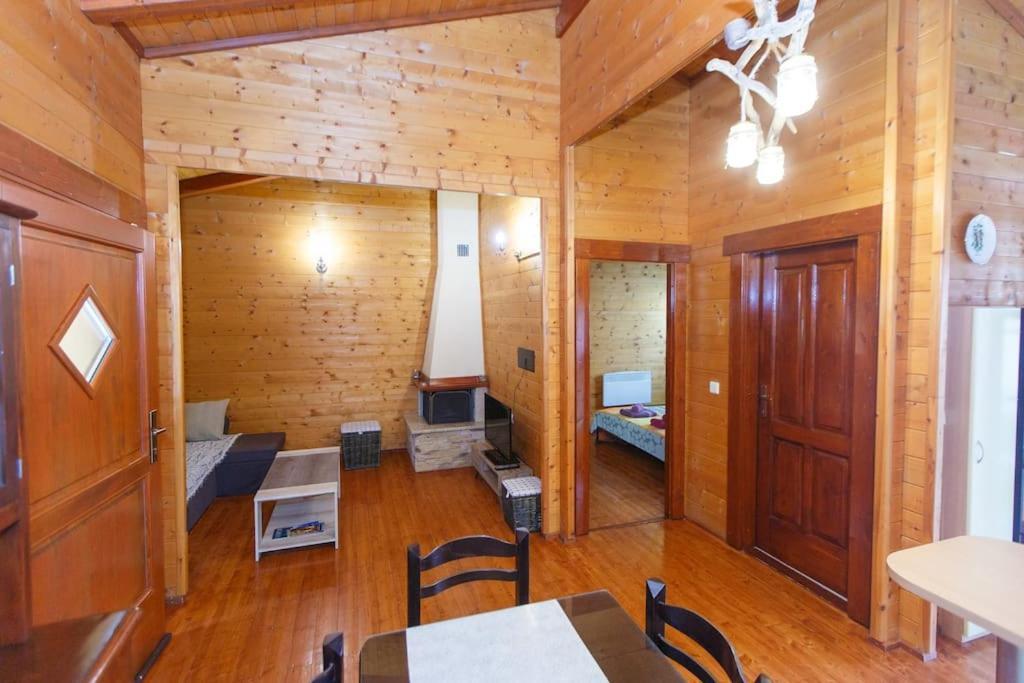Wooden House In Ioanninaアパートメント エクステリア 写真