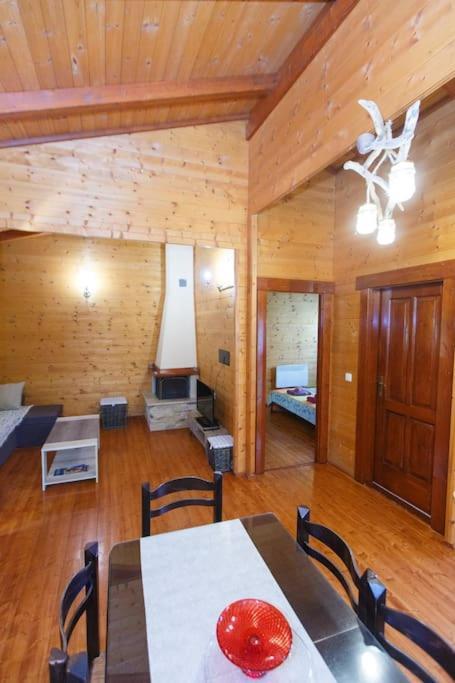 Wooden House In Ioanninaアパートメント エクステリア 写真