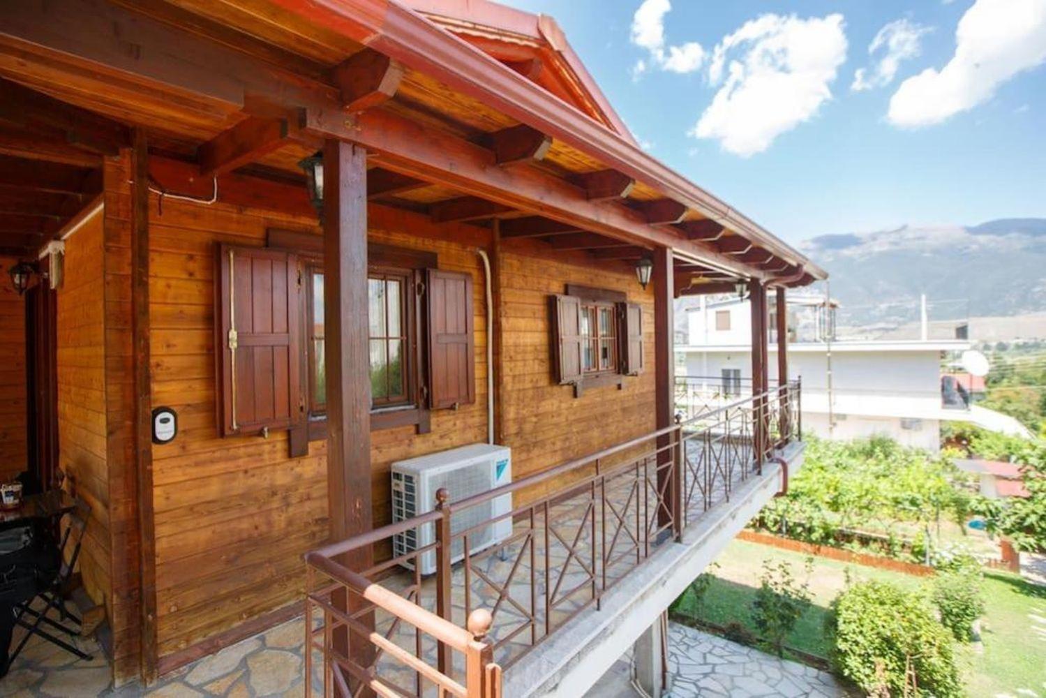 Wooden House In Ioanninaアパートメント エクステリア 写真