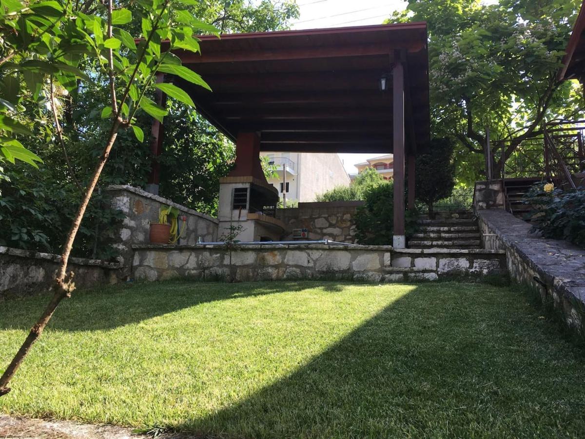 Wooden House In Ioanninaアパートメント エクステリア 写真
